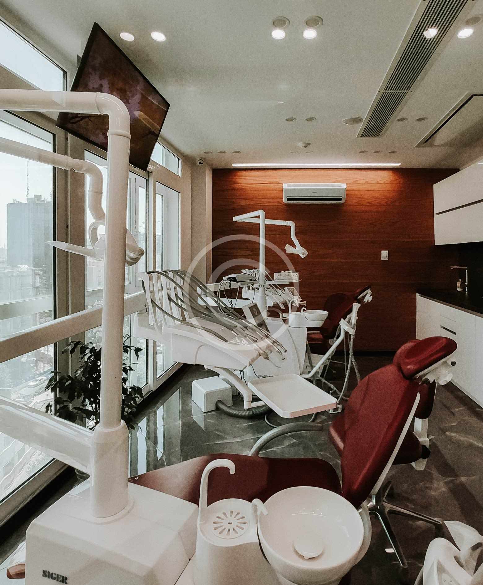 dentist-image2-copyright dentist-image2-copyright